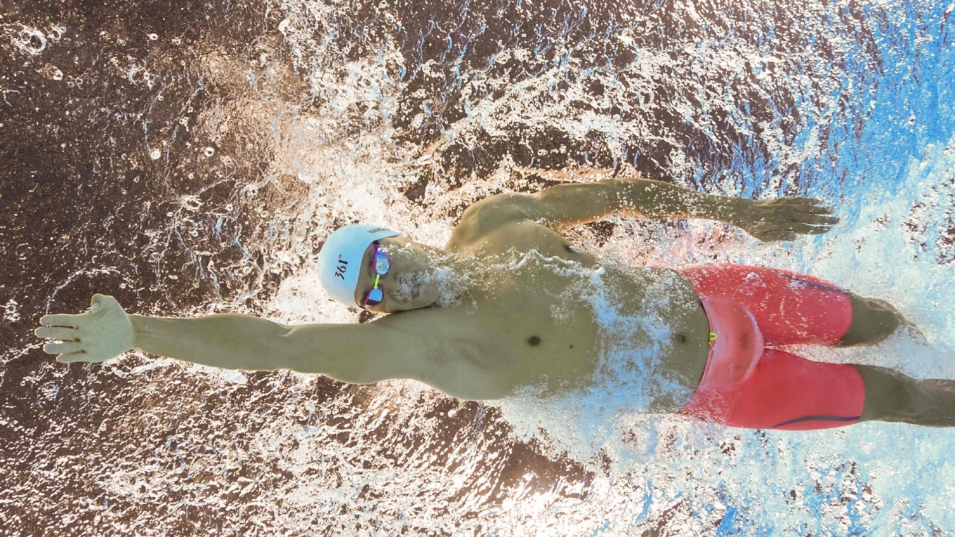 斯滕伯根稳扎稳打锁定决赛席位，斯腾伯格图片