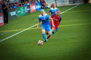 职业联赛视听内容缺乏球迷主动生产空间，职业联赛现场